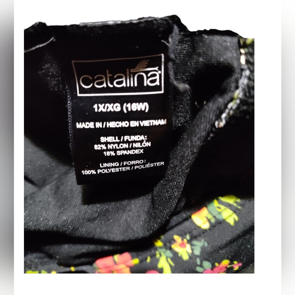 Swim top Summer Sale 🌼 - Picture 3 of 3